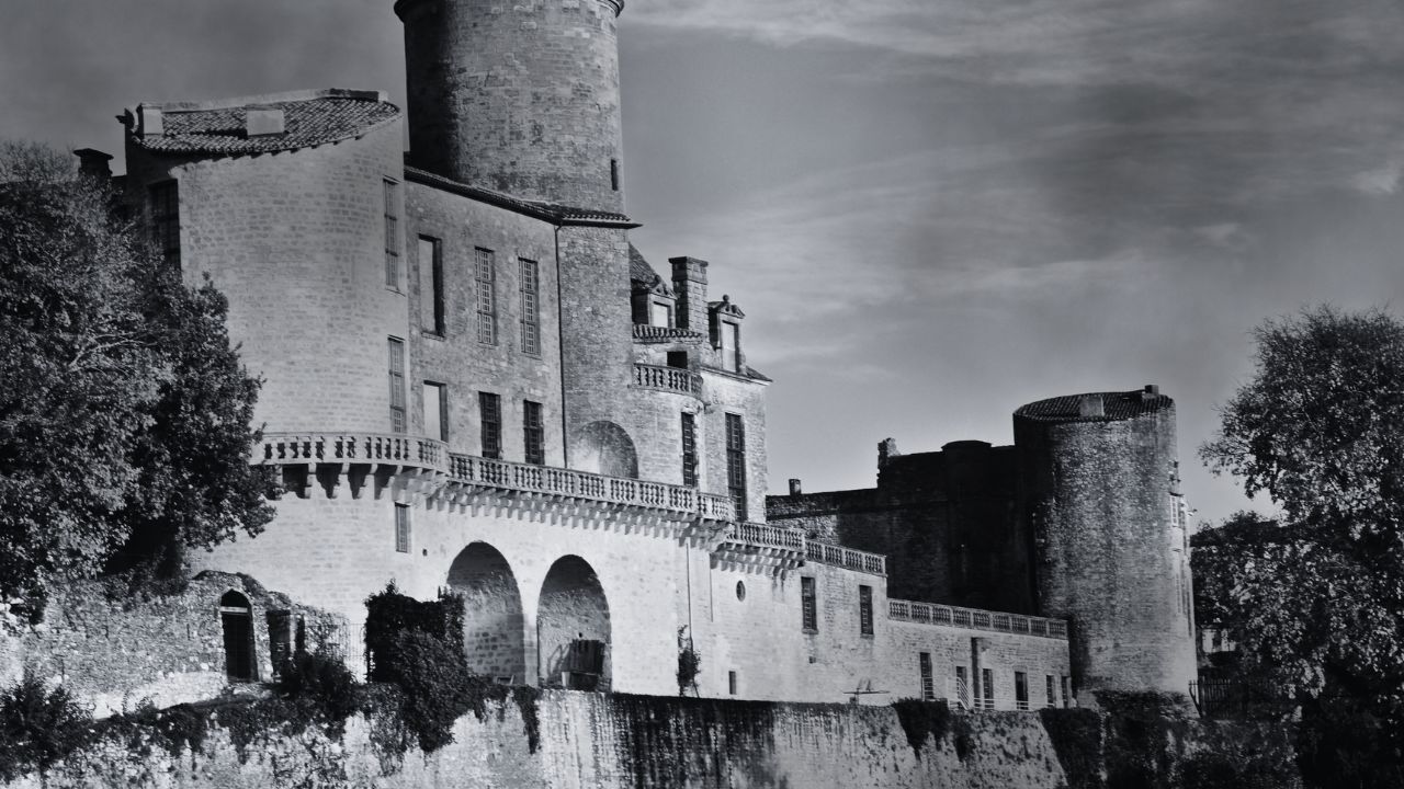 Les Mystères du Château de Duras : Découvrez si ce Lieu Historique est Vraiment Hanté !