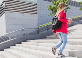 Découvrez les Bienfaits Surprenants de Monter les Escaliers Quotidiennement !