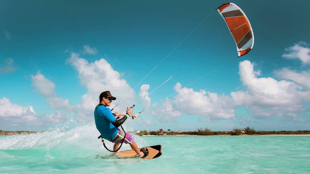 Découvrez les Spots de Kitesurf Incontournables et Époustouflants au Portugal !