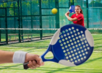 Découvrez le Padel : Le Sport de Raquette Tendance qui Conquiert le Monde !