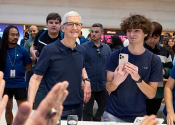 Apple Accélère l&rsquo;Importation d&rsquo;iPhones avant les Tarifs de Trump : Découvrez les Détails Choc !