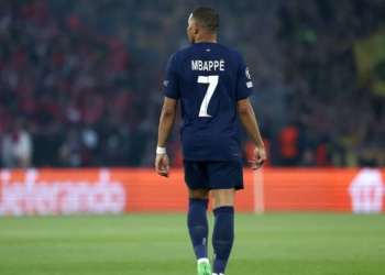 Découvrez le Successeur Surprise pour Remplacer l&rsquo;Attaquant du PSG !