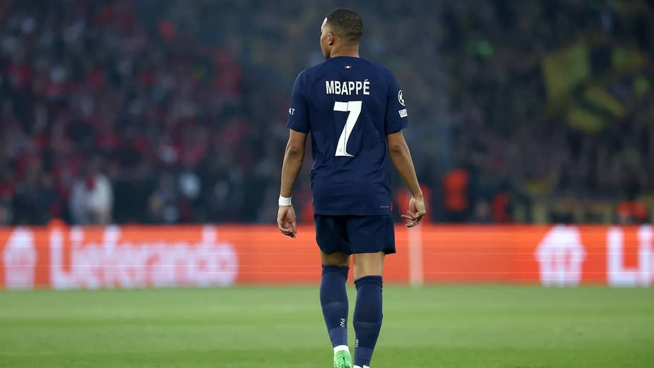 Découvrez le Successeur Surprise pour Remplacer l&rsquo;Attaquant du PSG !
