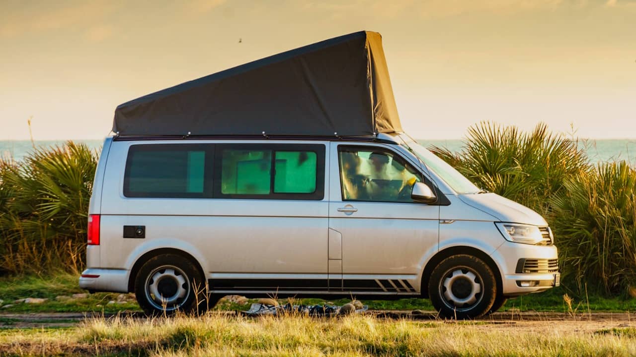 Découvrez la meilleure tente de toit pour 4 personnes : Guide ultime pour un camping inoubliable !