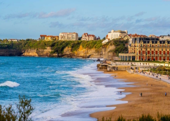 Découvrez les Incontournables Joyaux Cachés pour des Vacances de Rêve au Bord de la Mer en France