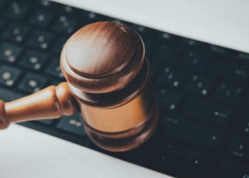 Avocats des géants de la tech : Pourquoi Apple et ses pairs incitent à l&rsquo;illégalité !