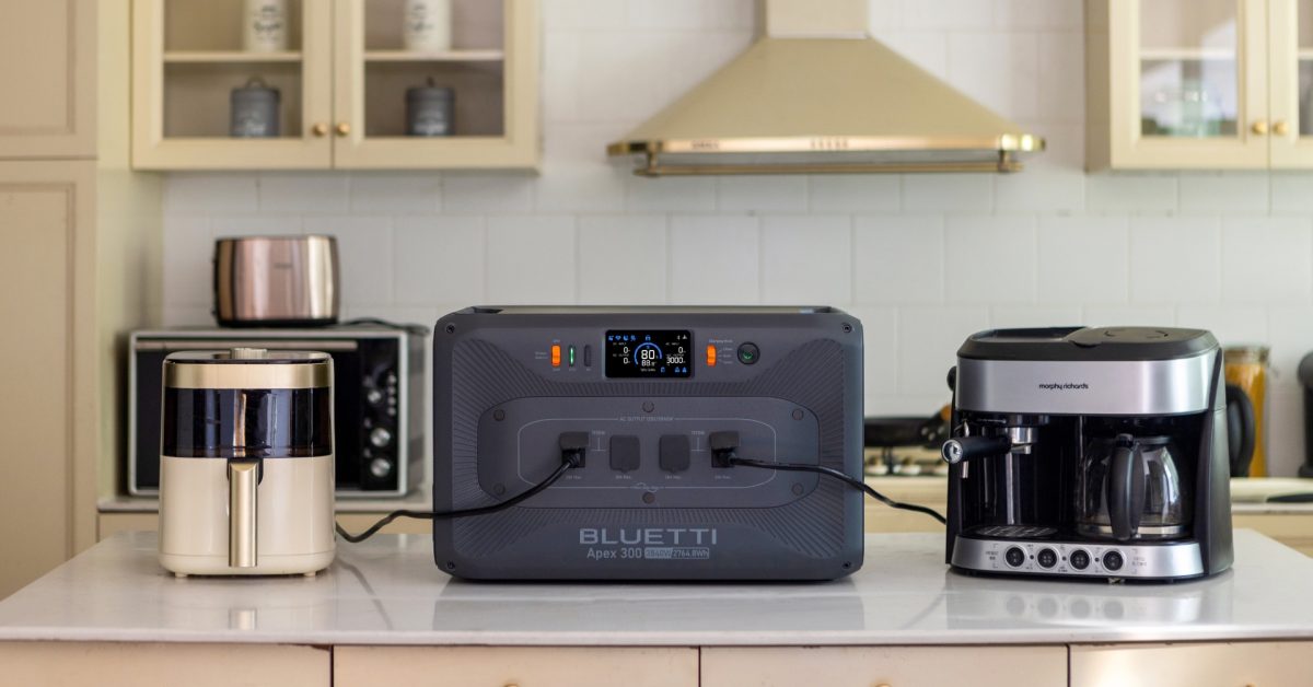Découvrez comment le BLUETTI Apex 300 réinvente la puissance : Flexibilité hors réseau et secours accessible !