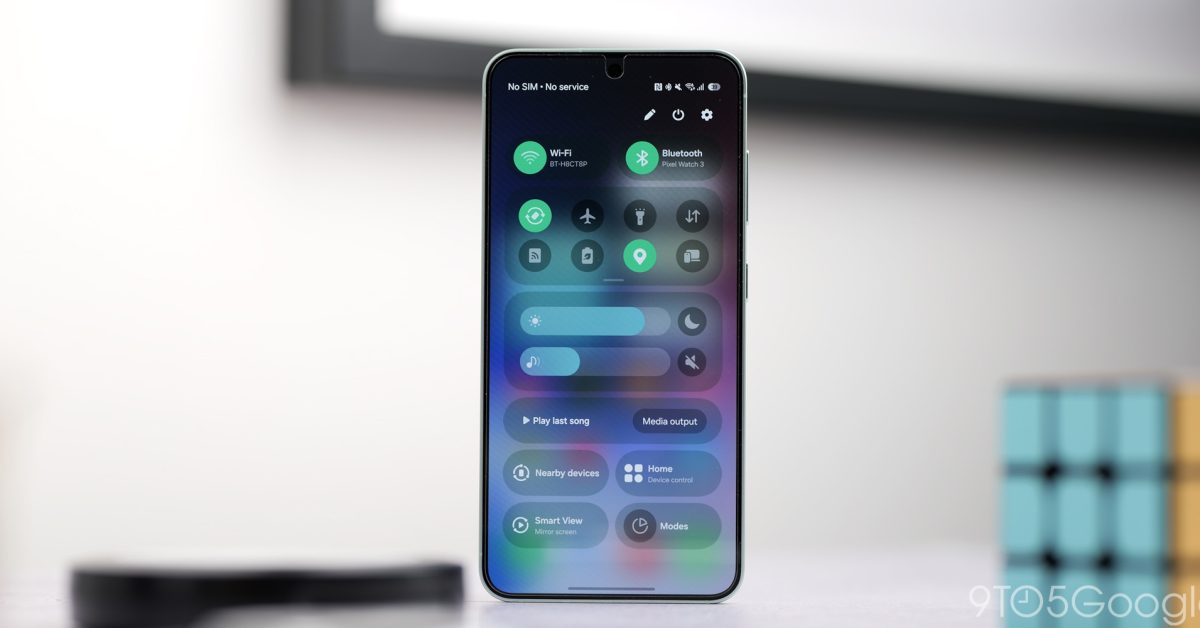 Découvrez comment personnaliser le panneau des paramètres rapides de Samsung dans One UI 7 pour une expérience sur mesure !