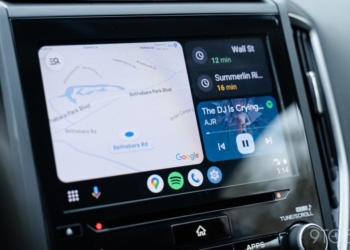 Découvrez le Nouveau Thème Clair d&rsquo;Android Auto : Une Révolution Visuelle Éblouissante [Galerie]