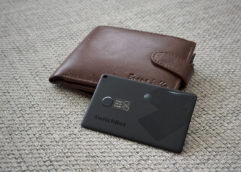 Retrouvez Votre Portefeuille Perdu avec l&rsquo;Incroyable SwitchBot Wallet Finder Card sur iPhone !