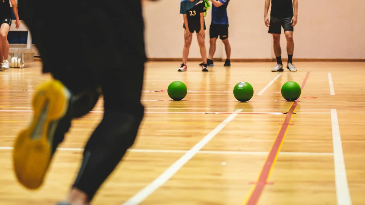 Découvrez le Dodgeball : Le Sport Fun et Tactique qui Fait Bouger !