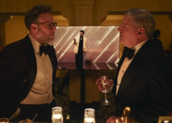 Le PDG de Netflix fait une apparition surprise dans la série comique à succès d&rsquo;Apple : découvrez les moments mémorables !