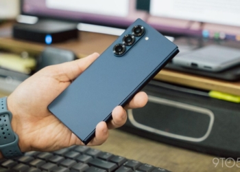 Découvrez en avant-première le design époustouflant et les dimensions améliorées du Galaxy Z Fold 7 !