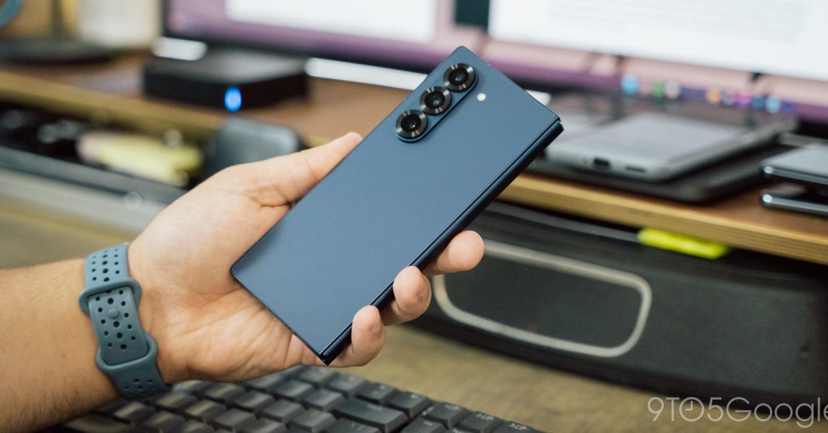 Découvrez en avant-première le design époustouflant et les dimensions améliorées du Galaxy Z Fold 7 !