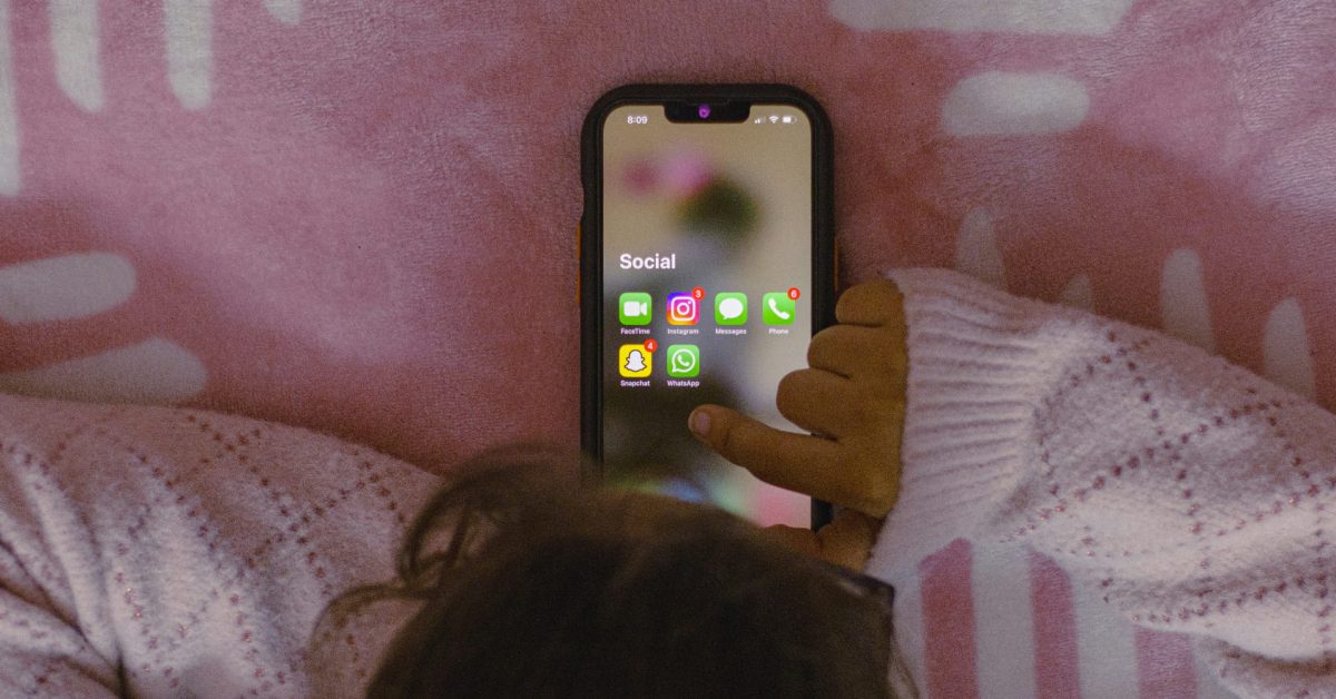 Tim Cook Contacte le Gouverneur du Texas : Que Signifie la Loi sur la Vérification d&rsquo;Âge de l&rsquo;App Store pour les Utilisateurs ?
