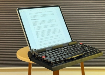 Découvrez le Qwerkywriter : Le Clavier Bluetooth qui Réinvente l&rsquo;Art du Typewriter!