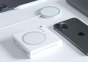 Découvrez comment le nouveau chargeur MagSafe d’Apple pourrait propulser l’iPhone 17 à 50W de puissance !