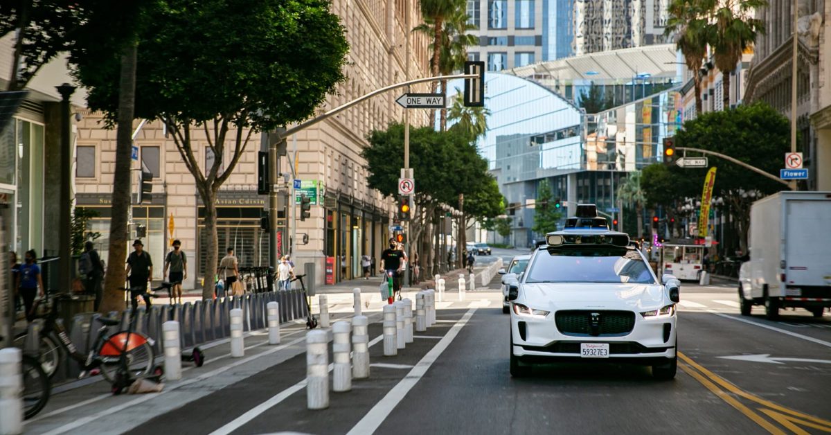 LAPD Demands Waymo to Suspend Service After Shocking Series of Electric Vehicle Fires!