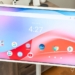 Découvrez les incroyables utilisations de cette tablette Android de 32 pouces sur roues !