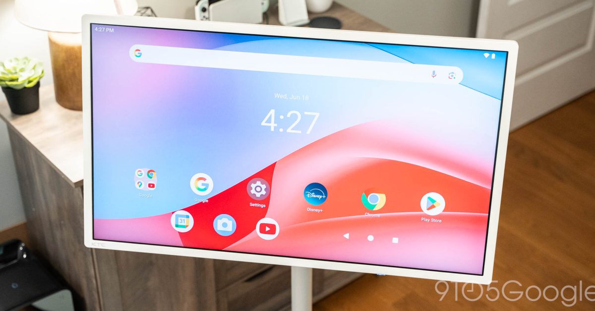 Découvrez les incroyables utilisations de cette tablette Android de 32 pouces sur roues !