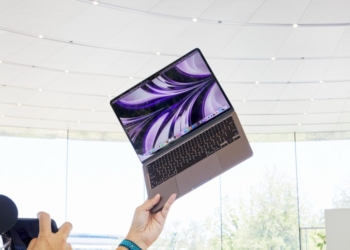 Découverte Étonnante : Le MacBook A18 Pro Révélé dans le Code d&rsquo;Apple !
