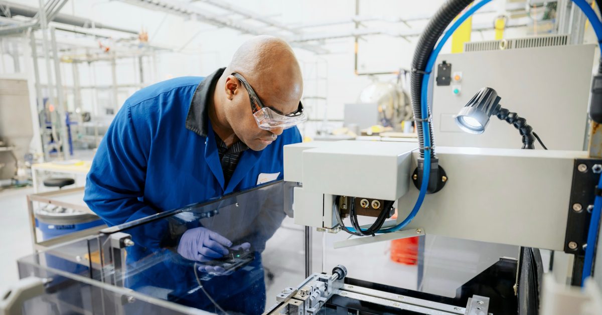 Apple Investit 500 Millions de Dollars : Révolution dans les Aimants en Terres Rares !