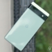 Pourquoi Google a supprimé les images d&rsquo;usine du Pixel 6a : Ce que cela signifie pour les utilisateurs et les développeurs !