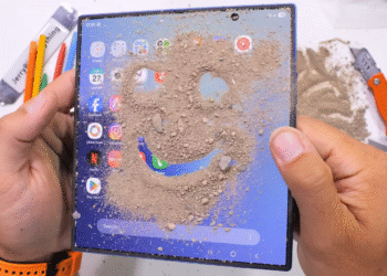 Découvrez comment le Galaxy Z Fold 7 déjoue les tests de durabilité comme un pro !