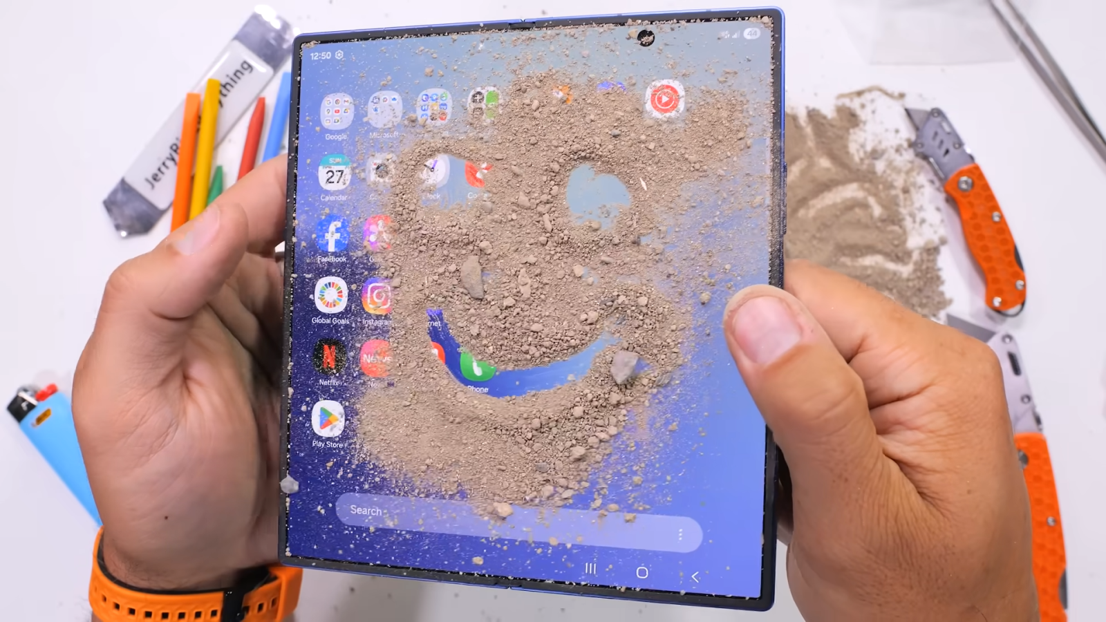 Découvrez comment le Galaxy Z Fold 7 déjoue les tests de durabilité comme un pro !