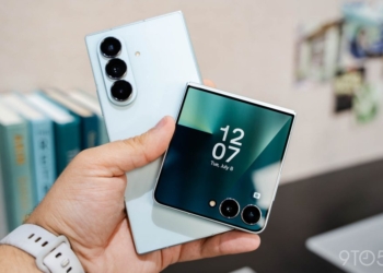 Galaxy Z Flip 7 : Une Révolution Retenue par Son Écran de Couverture ! Découvrez Pourquoi !