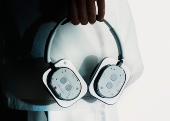 Découvrez le Nothing Headphone (1) : L&rsquo;innovation audio qui va révolutionner votre expérience musicale à seulement 299 $