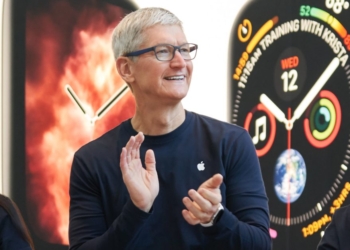 Tim Cook Nomme un Nouveau Deputy : Apple’s Prochain CEO Pourrait Être Inattendu!