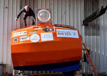 Un aventurier défie l’Atlantique : 4500 km dans un tonneau, découvrez son incroyable odyssée !