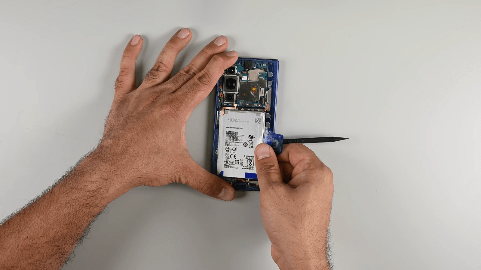 Découvrez pourquoi le Samsung Galaxy Z Fold 7 est le smartphone le plus difficile à réparer !