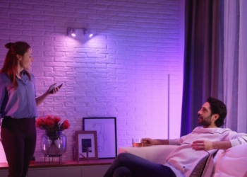 Philips Hue &lsquo;Essential&rsquo; : Des Ampoules Moins Chères Qui Fuitent ! Découvrez les Détails !