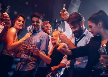 Découvrez les Meilleures Astuces pour Trouver un Restaurant Dansant Pas Cher à Paris !