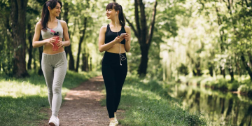Voici un titre légèrement putaclic et optimisé SEO :
"Découvrez la Méthode de Marche Active qui Fait Fureur et Transforme Votre Santé!"