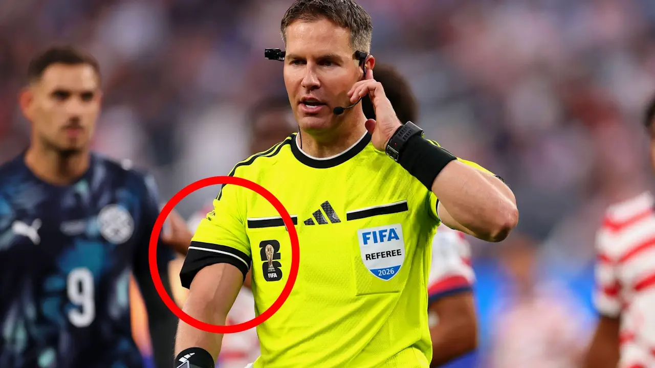 Découvrez Pourquoi les Arbitres du Mondial 2026 Affichent des Épaules Imposantes !