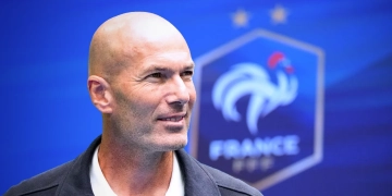 Bien sûr ! Voici un titre légèrement putaclic tout en intégrant des mots-clés SEO :
"Découvrez le Style de Jeu Étonnant de l&rsquo;Équipe de France : Stratégies et Secrets Dévoilés !"